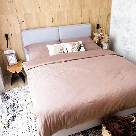 Kubinska, Hillside *