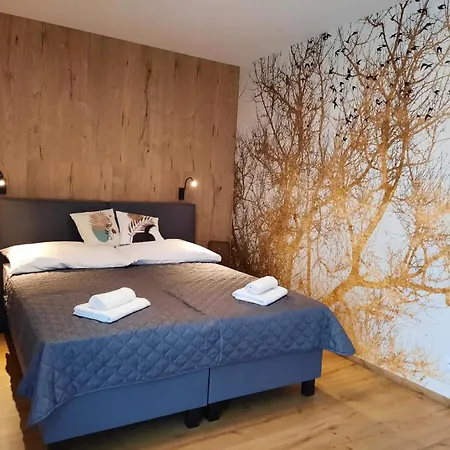 Kubinska, Hillside *