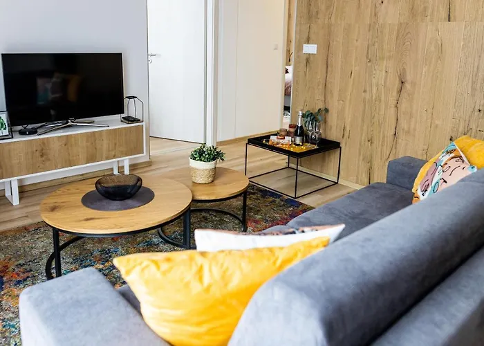 Kubinska, Hillside *