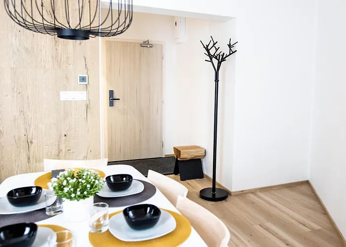 Kubinska, Hillside 아파트 *