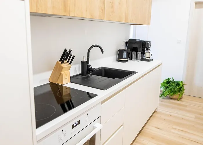 Kubinska, Hillside 아파트 *