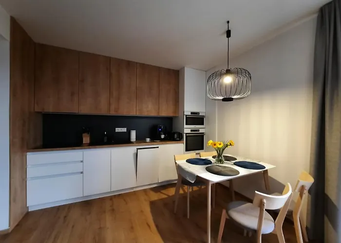 Kubinska, Hillside 돌니 쿠빈