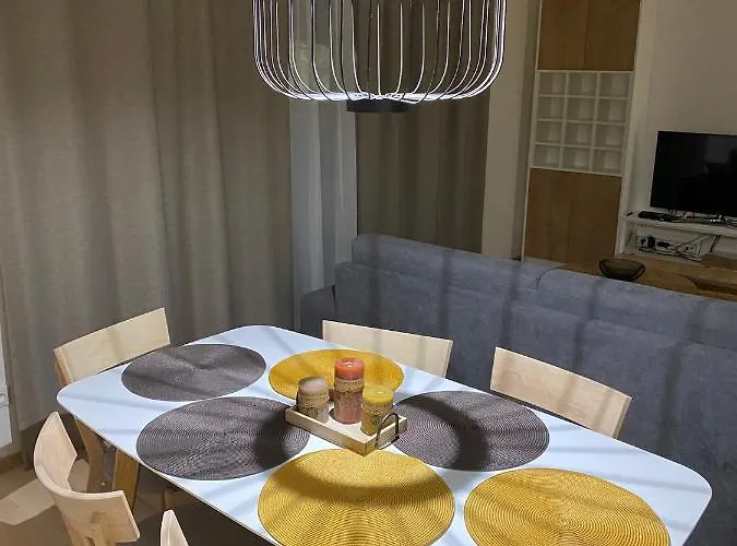 Kubinska, Hillside 아파트 돌니 쿠빈