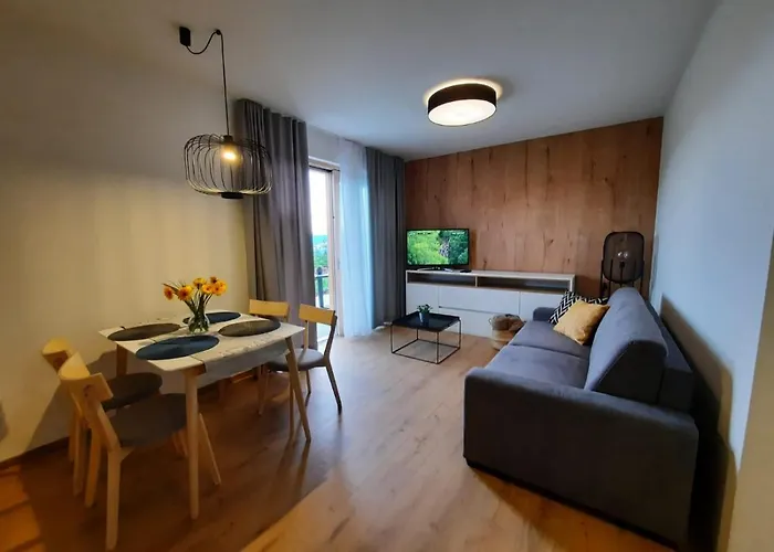 Kubinska, Hillside 아파트 돌니 쿠빈